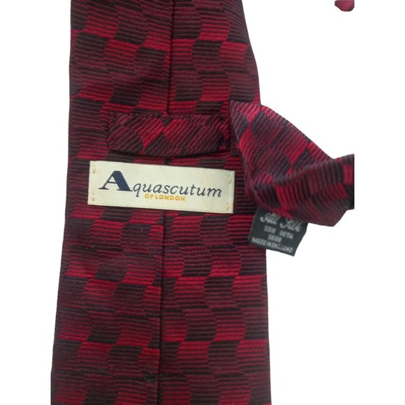 AQUASCUTUM OF LONDON Red Geometric Tie 100% Silk Made In UK 60"/ 3”.3/4 EX COND - Picture 3 of 7